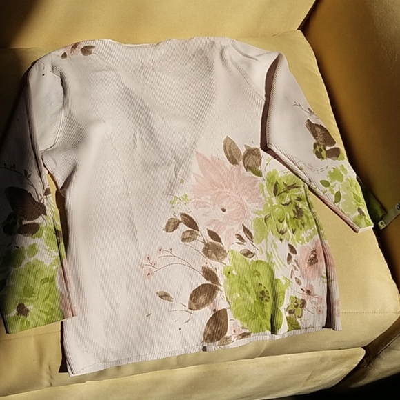 Liz clairborne pale pink, green and peach zip up cardigan, size large petite. - Picture 5 of 5